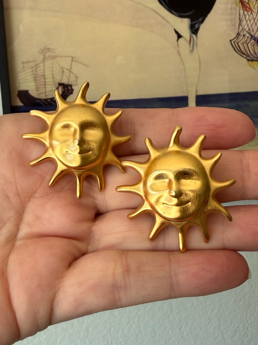 Vintage Anne Klein Couture Matte Gold Tone Smiling Face Sun Clip On Earrings